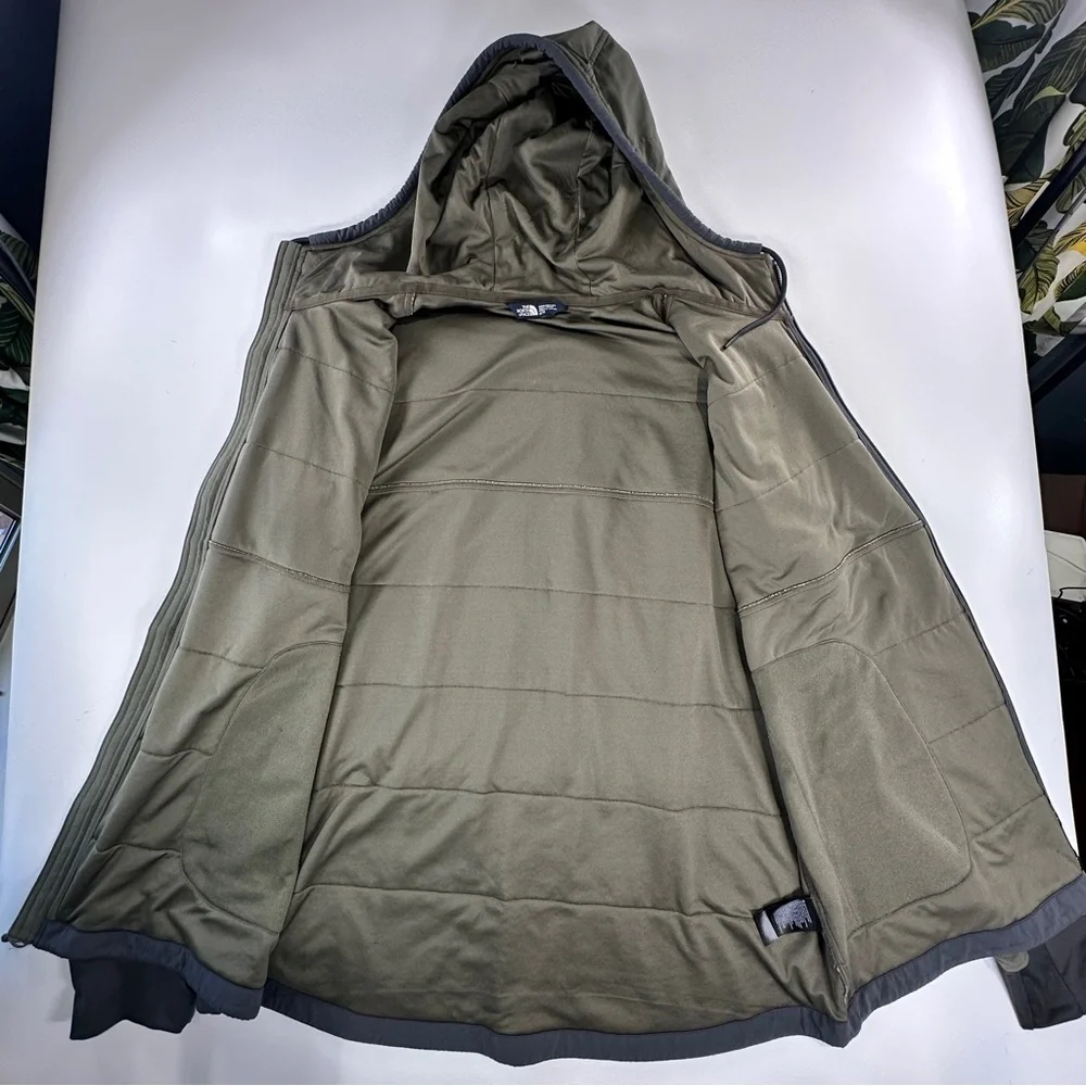 The North Face Men's Olive and Gray Puffer Jacket - Picture 8 of 14